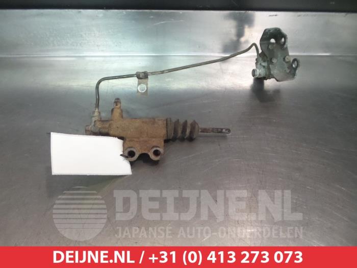 Mitsubishi Pajero Clutch slave cylinder O374233