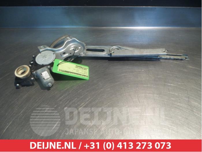 Toyota Avensis Ruitmechaniek 4Deurs rechts-achter O291781