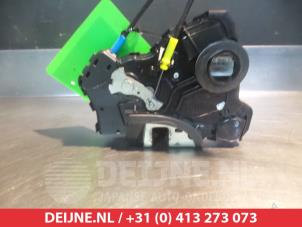 Toyota Avensis Deurslot Mechaniek 4Deurs rechts-voor O281253 foto 2