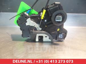 Toyota Avensis Deurslot Mechaniek 4Deurs rechts-voor O281254 foto 2