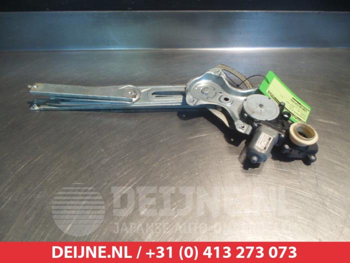 Toyota Avensis Ruitmechaniek 4Deurs rechts-achter O291780