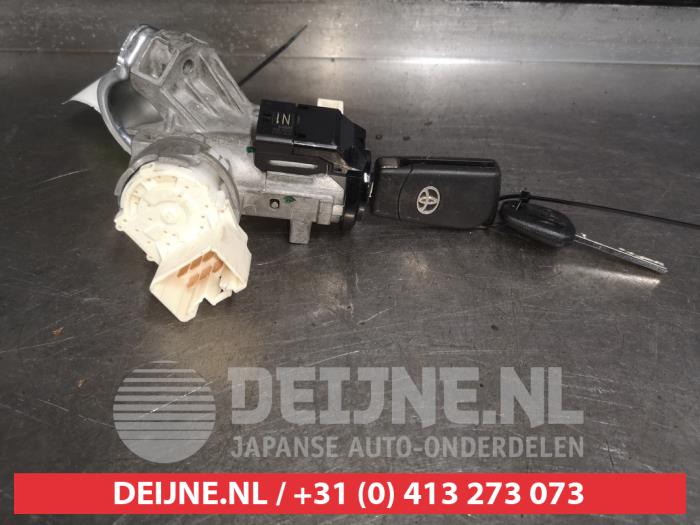 Toyota Yaris Kontaktslot+Sleutel O336112