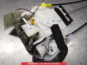 Subaru Forester Front door lock mechanism 4-door, right O280848 photo 2