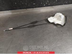 Subaru Forester Deurslot Mechaniek 4Deurs rechts-achter O281502 foto 2