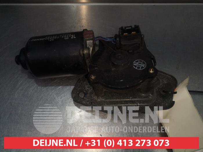 Daihatsu Cuore Scheibenwischermotor vorne O349124
