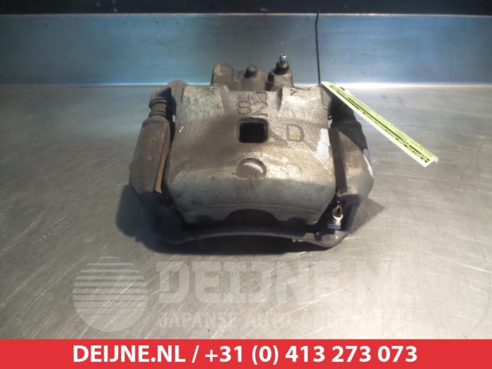 Nissan Pulsar Remklauw (Tang) links-voor O324904
