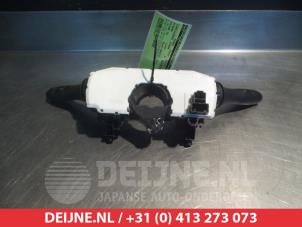 Nissan Pulsar Steering column stalk O308527 photo 2