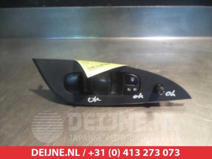 Nissan Pulsar Combischakelaar ramen O311699