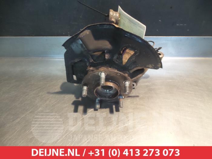 Mazda 3 Fusee rechts-voor O323274