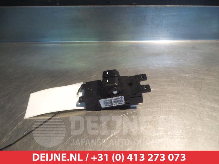 Hyundai I20 Combischakelaar ramen O311577