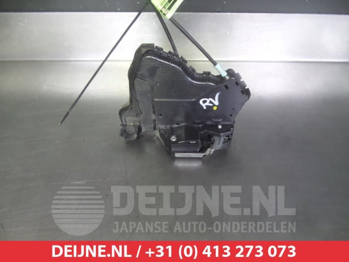 Toyota Urban Cruiser Deurslot Mechaniek 4Deurs rechts-voor O281240
