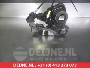 Toyota Urban Cruiser Front door lock mechanism 4-door, right O281240 photo 2
