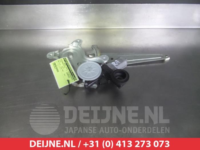 Toyota Urban Cruiser Ruitmechaniek 4Deurs rechts-achter O291771