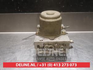 Toyota Corolla ABS pump O338453 photo 2