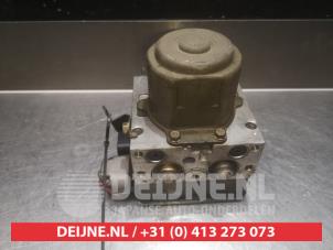 Toyota Corolla ABS pump O338453 photo 3