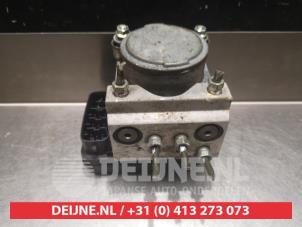 Toyota Hilux ABS Pomp O338436 foto 4