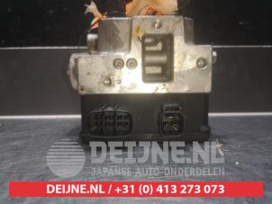 Toyota Prius ABS pump O338409 photo 4