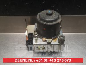 Toyota Landcruiser ABS pump O338627 photo 4
