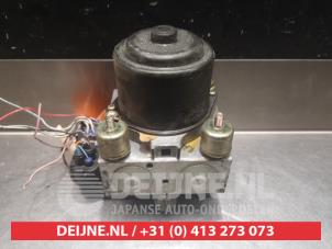 Toyota Landcruiser ABS pump O338631 photo 2