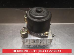 Toyota Landcruiser ABS pump O338631 photo 3