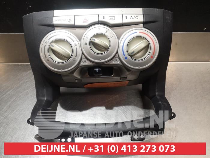Daihatsu Sirion Kachel Bedieningspaneel O306170
