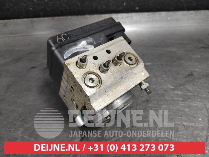 Gebruikte ABS Pomp Toyota Hilux IV 2.5 D4-D 16V 4x4 Prijs € 150,00 Margeregeling aangeboden door V.Deijne Jap.Auto-onderdelen BV