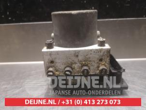 Toyota Avensis ABS pump O338481 photo 2