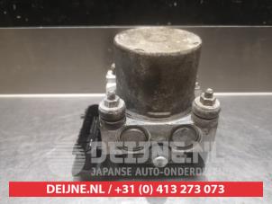 Toyota Avensis ABS pump O338481 photo 3
