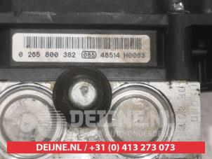 Toyota Avensis ABS pump O338481 photo 4