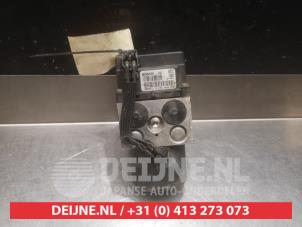 Toyota Avensis ABS Pomp O338516 foto 3