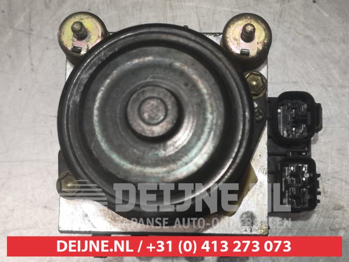 Gebruikte ABS Pomp Toyota Land Cruiser 90 (J9) 3.0 TD Prijs € 150,00 Margeregeling aangeboden door V.Deijne Jap.Auto-onderdelen BV