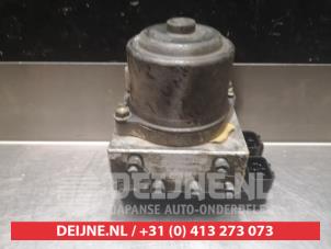 Toyota Landcruiser ABS pump O338629 photo 2