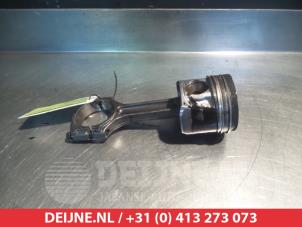 Gebruikte Zuiger Nissan Primastar 2.5 dCi 140 16V Prijs € 50,00 Margeregeling aangeboden door V.Deijne Jap.Auto-onderdelen BV