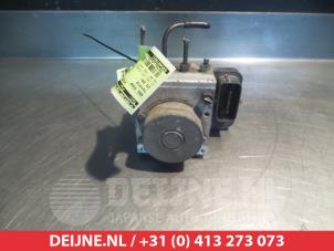Toyota IQ ABS pump O338548 photo 2