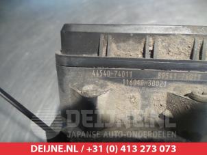 Toyota IQ ABS pump O338548 photo 3