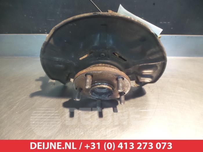 Toyota Avensis Fusee rechts-voor O324158