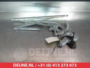 Toyota Prius Plus Ruitmechaniek 4Deurs links-achter O290947 foto 2