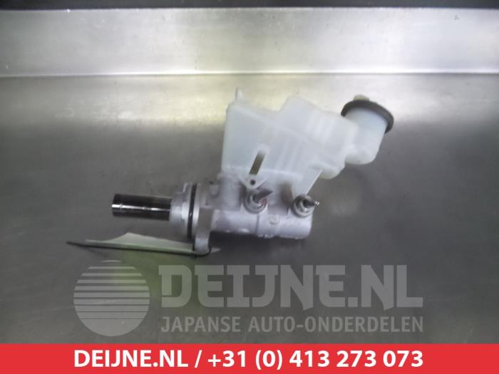 Toyota Verso-S Hoofdremcilinder O337118