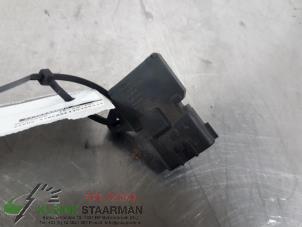 Gebruikte Luchthoeveelheidsmeter Nissan Note (E11) 1.4 16V Prijs € 42,50 Margeregeling aangeboden door Kleine Staarman B.V. Autodemontage