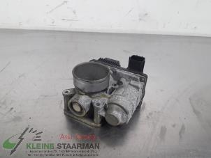 Gebruikte Gasklephuis Nissan Almera Tino (V10M) 1.8 16V Prijs € 42,50 Margeregeling aangeboden door Kleine Staarman B.V. Autodemontage