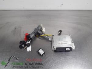 Gebruikte Contactslot + computer Hyundai Trajet 2.0 CVVT 16V Prijs € 45,00 Margeregeling aangeboden door Kleine Staarman B.V. Autodemontage