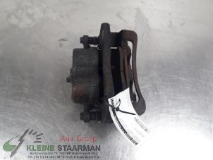 Gebruikte Remklauw (Tang) links-voor Hyundai Trajet 2.0 CVVT 16V Prijs € 42,50 Margeregeling aangeboden door Kleine Staarman B.V. Autodemontage