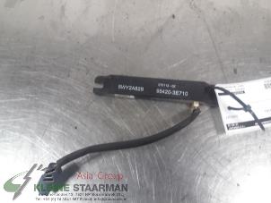 Gebruikte Antenne Hyundai iX35 (LM) 1.6 GDI 16V Prijs € 70,00 Margeregeling aangeboden door Kleine Staarman B.V. Autodemontage