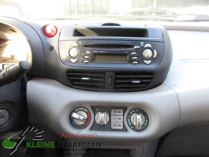 Gebruikte Nissan Almera Tino 1.8 16V Radio CD Speler