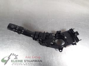 Gebruikte Knipperlicht Schakelaar Hyundai iX20 (JC) 1.4i 16V Prijs op aanvraag aangeboden door Kleine Staarman B.V. Autodemontage