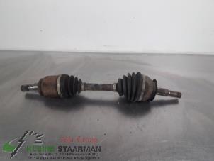Gebruikte Cardanas links-voor (VWA) Nissan Navara (D40) 2.5 dCi 16V 4x4 Prijs € 45,00 Margeregeling aangeboden door Kleine Staarman B.V. Autodemontage