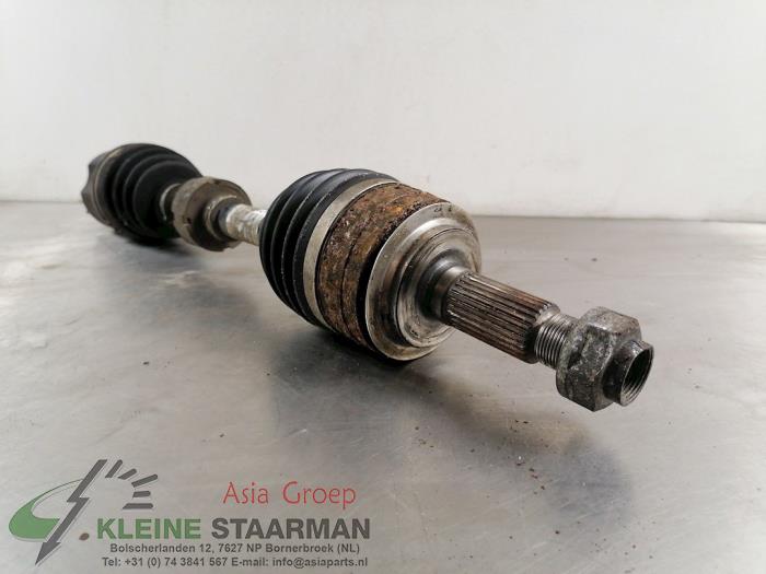 Aandrijfas links-voor van een Honda Civic (FK/FN) 2.2 i-CTDi 16V 2007