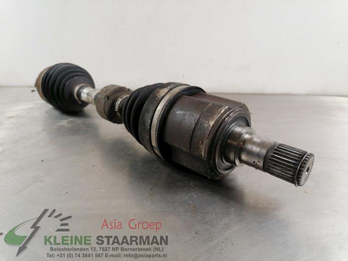 Aandrijfas links-voor van een Honda Civic (FK/FN) 2.2 i-CTDi 16V 2007