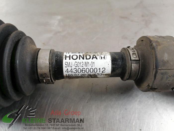 Aandrijfas links-voor van een Honda Civic (FK/FN) 2.2 i-CTDi 16V 2007