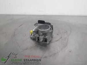 Gebruikte Gasklephuis Mitsubishi Outlander (GF/GG) 2.0 16V PHEV 4x4 Prijs € 75,63 Inclusief btw aangeboden door Kleine Staarman B.V. Autodemontage